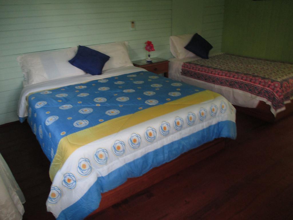 Hotel Flemming Tree Providencia Island Buitenkant foto