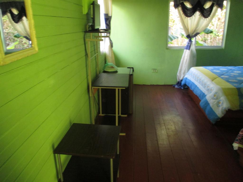 Hotel Flemming Tree Providencia Island Buitenkant foto