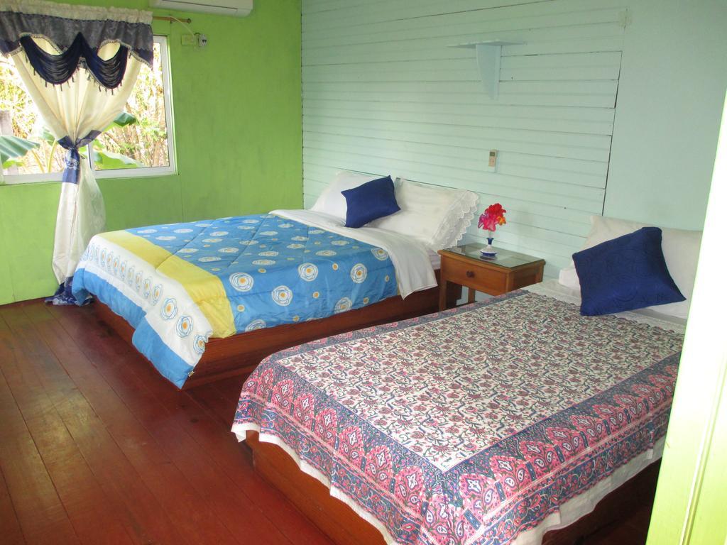 Hotel Flemming Tree Providencia Island Buitenkant foto