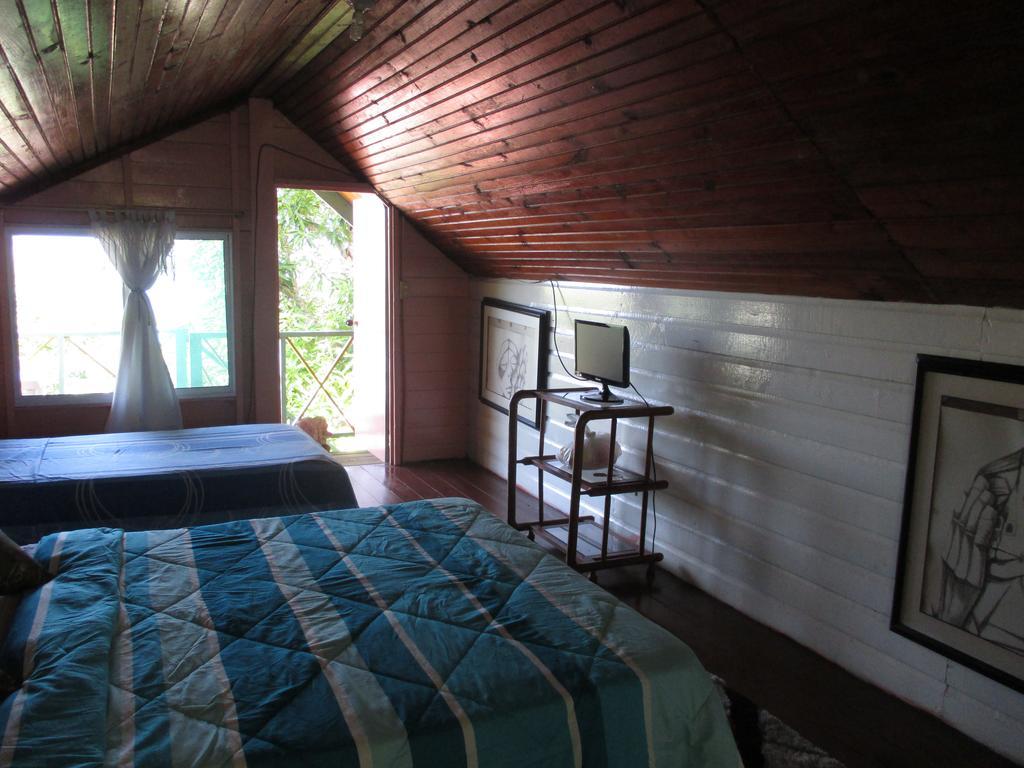 Hotel Flemming Tree Providencia Island Buitenkant foto