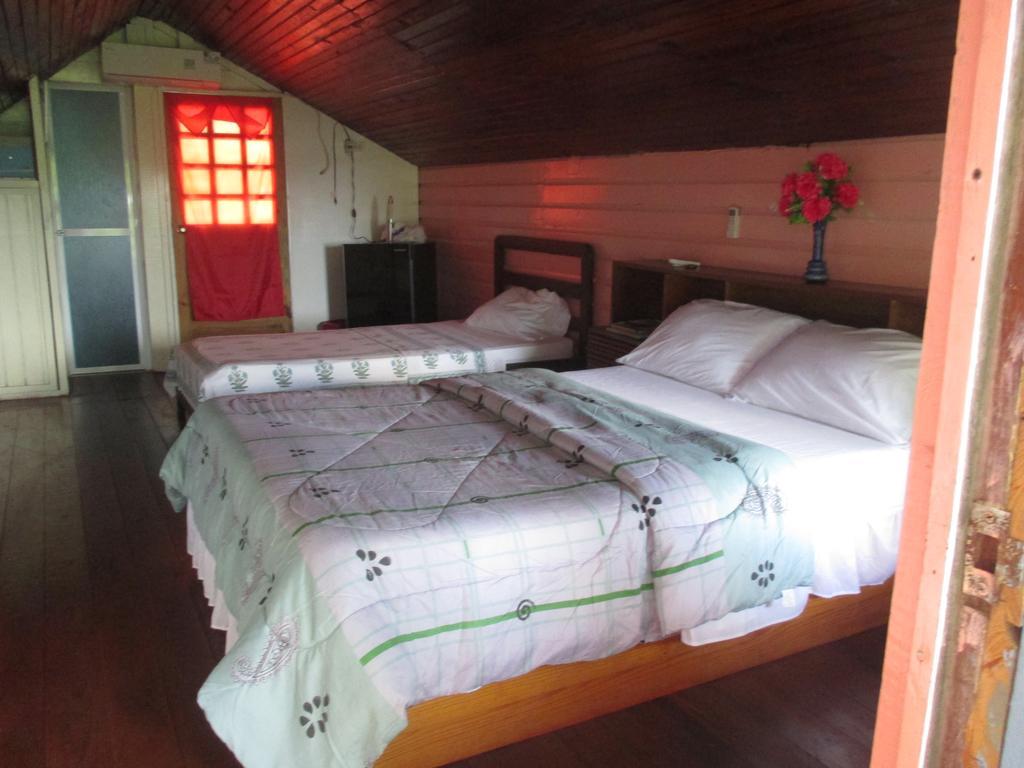 Hotel Flemming Tree Providencia Island Buitenkant foto
