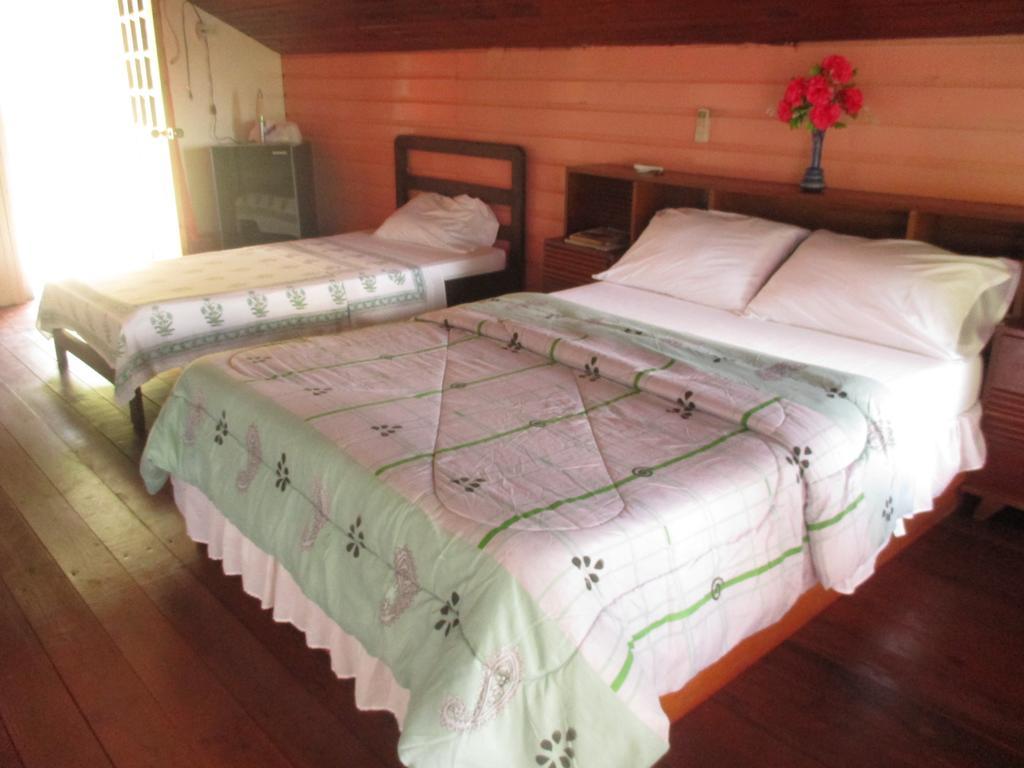 Hotel Flemming Tree Providencia Island Buitenkant foto