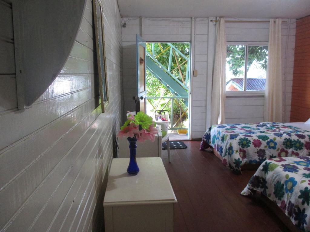 Hotel Flemming Tree Providencia Island Buitenkant foto