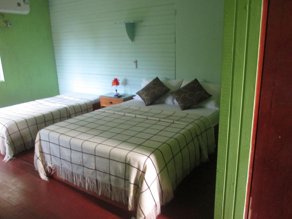 Hotel Flemming Tree Providencia Island Buitenkant foto